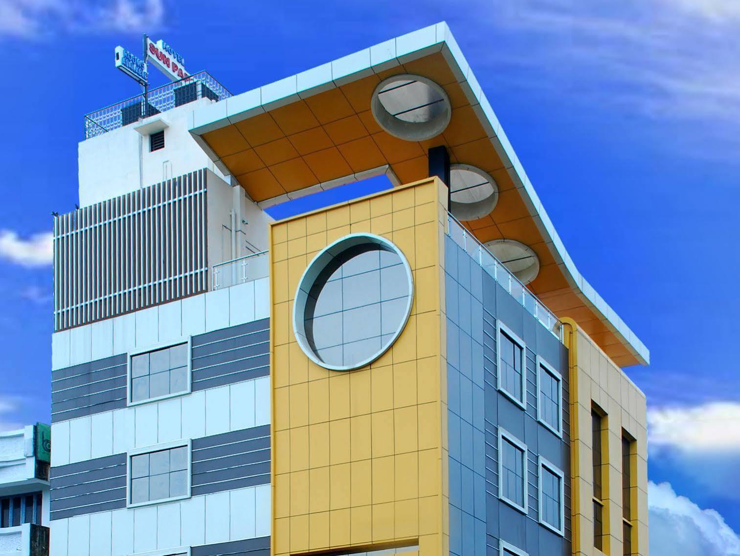 Hotel Sun Park Puduččéri Exteriér fotografie
